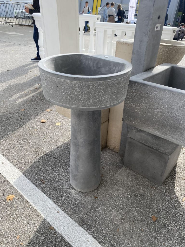 betonski prani umivalnik